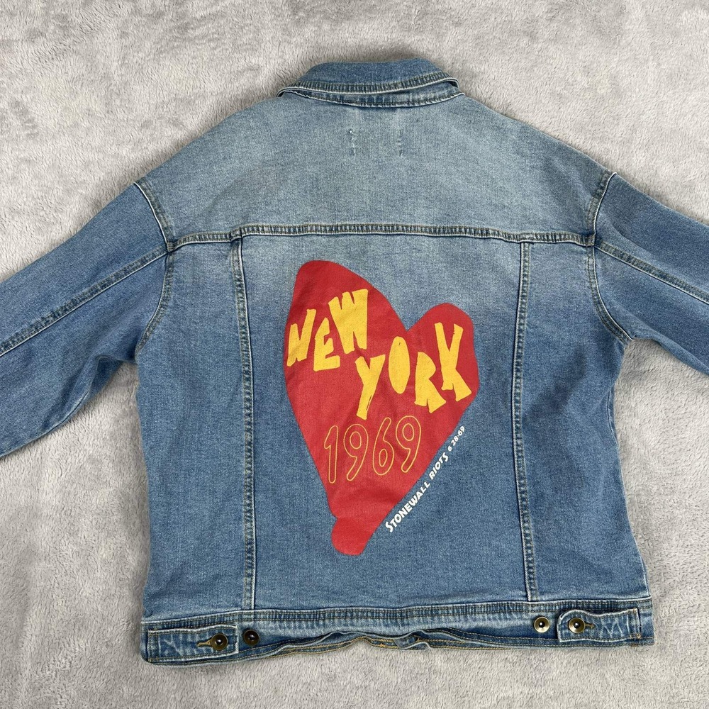 Target Pride Blu Stonewall 1969 Denim Trucker Jacket L Blue Womens NWT Rainbow
